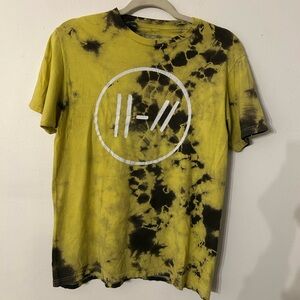 Twenty one Pilots Black and Yellow Tie-Dye T-Shirt. Very soft. Medium